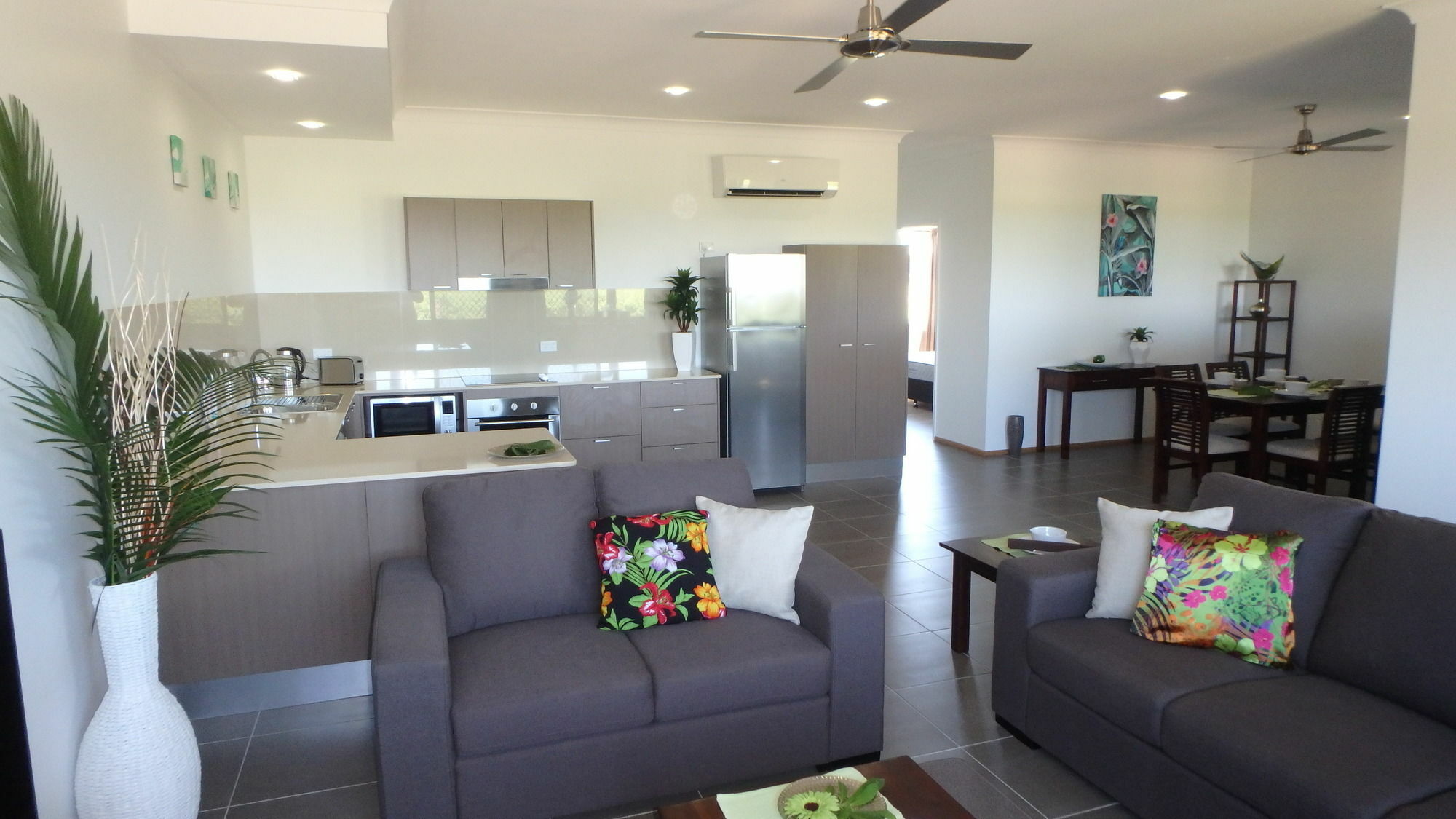 Nautilus Apartments Мишен-Бич Экстерьер фото